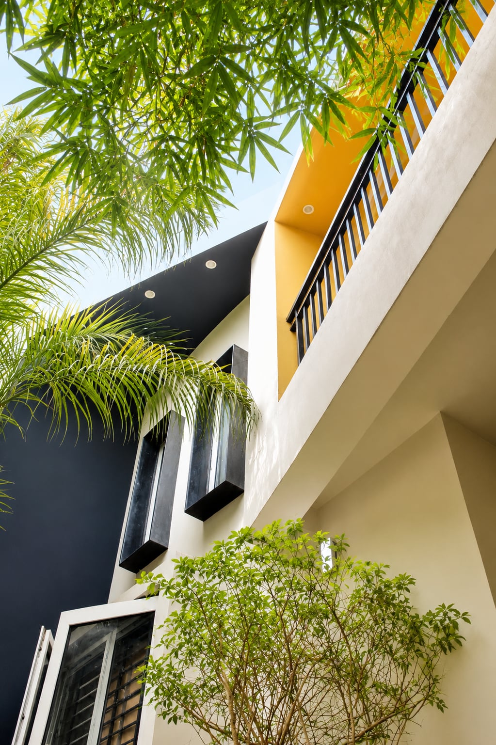 Resveen & Asif Residence — photograph 4